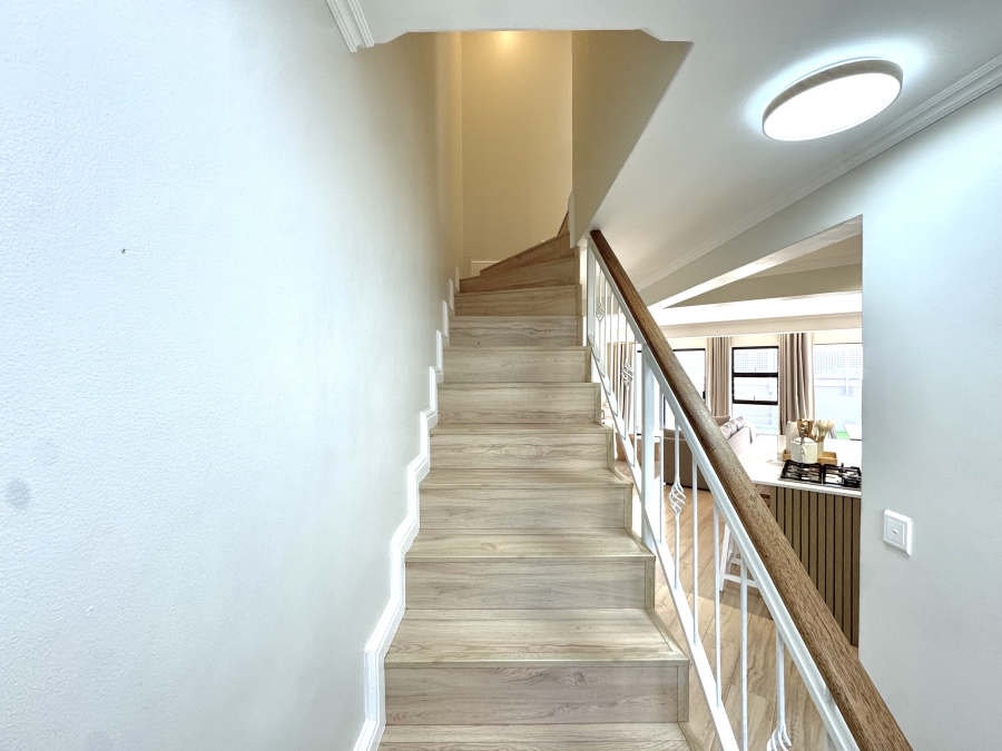 3 Bedroom Property for Sale in Waves Edge Western Cape